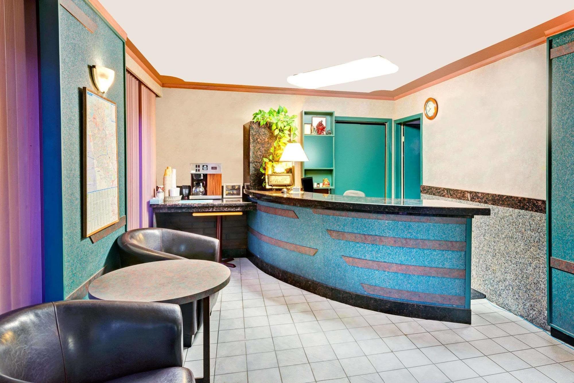 Weber Inn Kitchener Luaran gambar