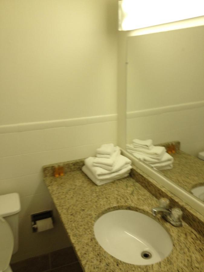 Weber Inn Kitchener Luaran gambar